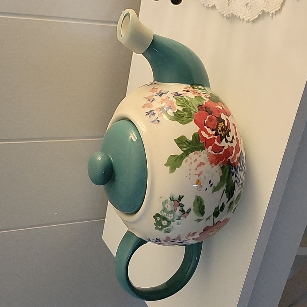 Tea kettle by Pioneer Woman